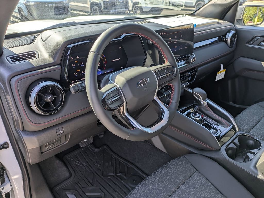 2025 Chevrolet Colorado Z71 - Photo 13
