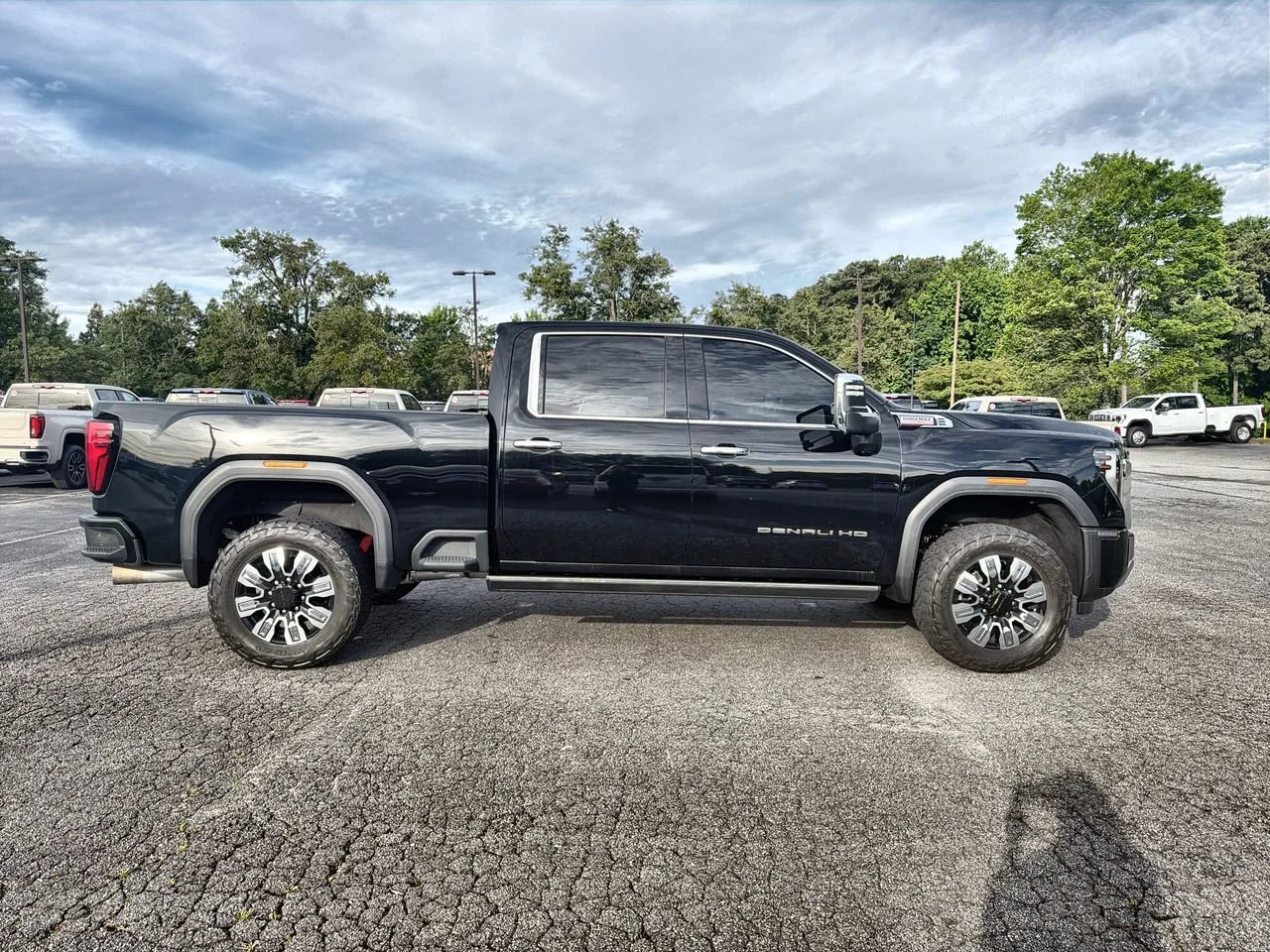 Used 2024 Onyx Black GMC Denali image 9