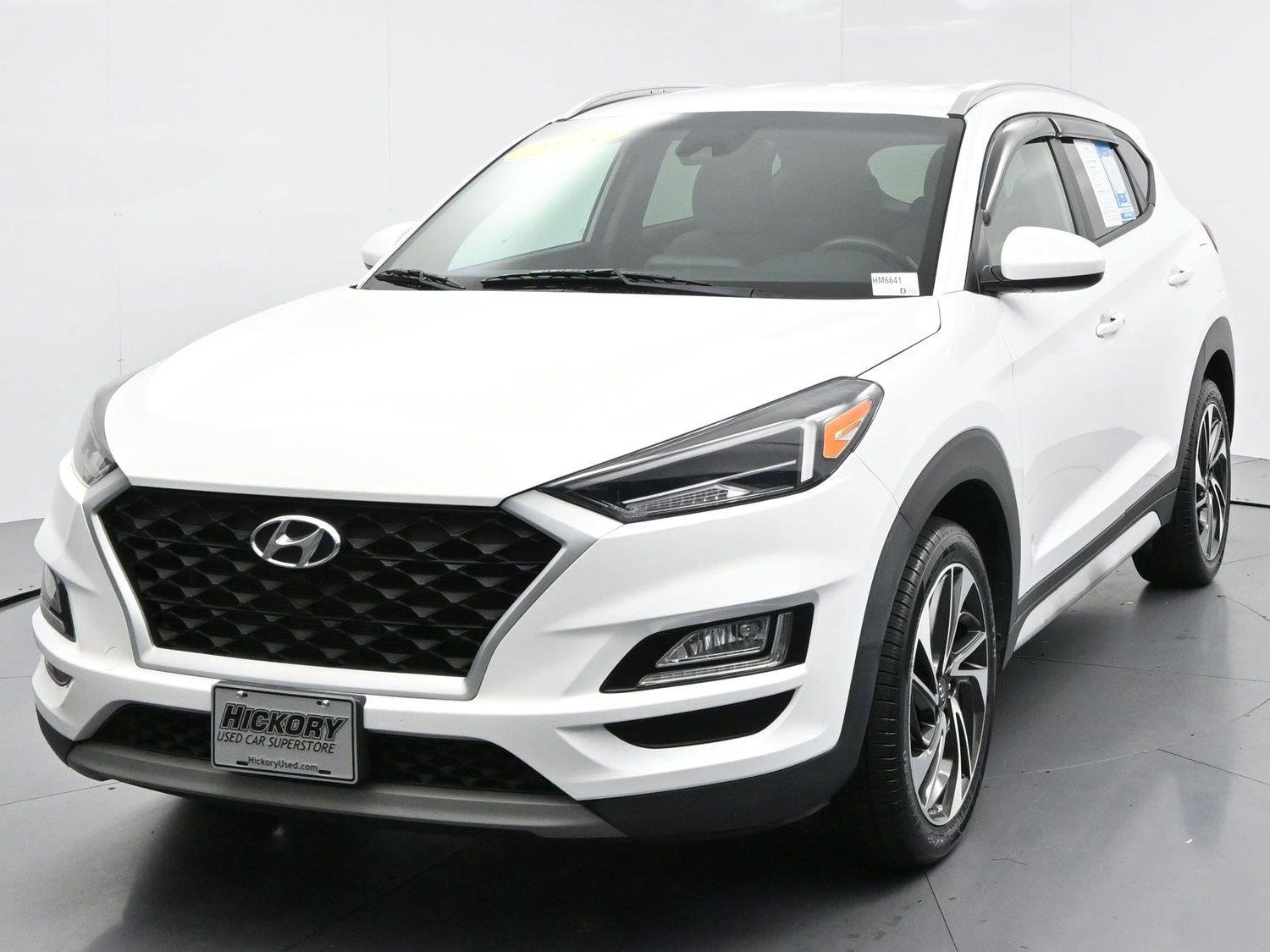 Used 2021 White Cream Hyundai Sport image 3