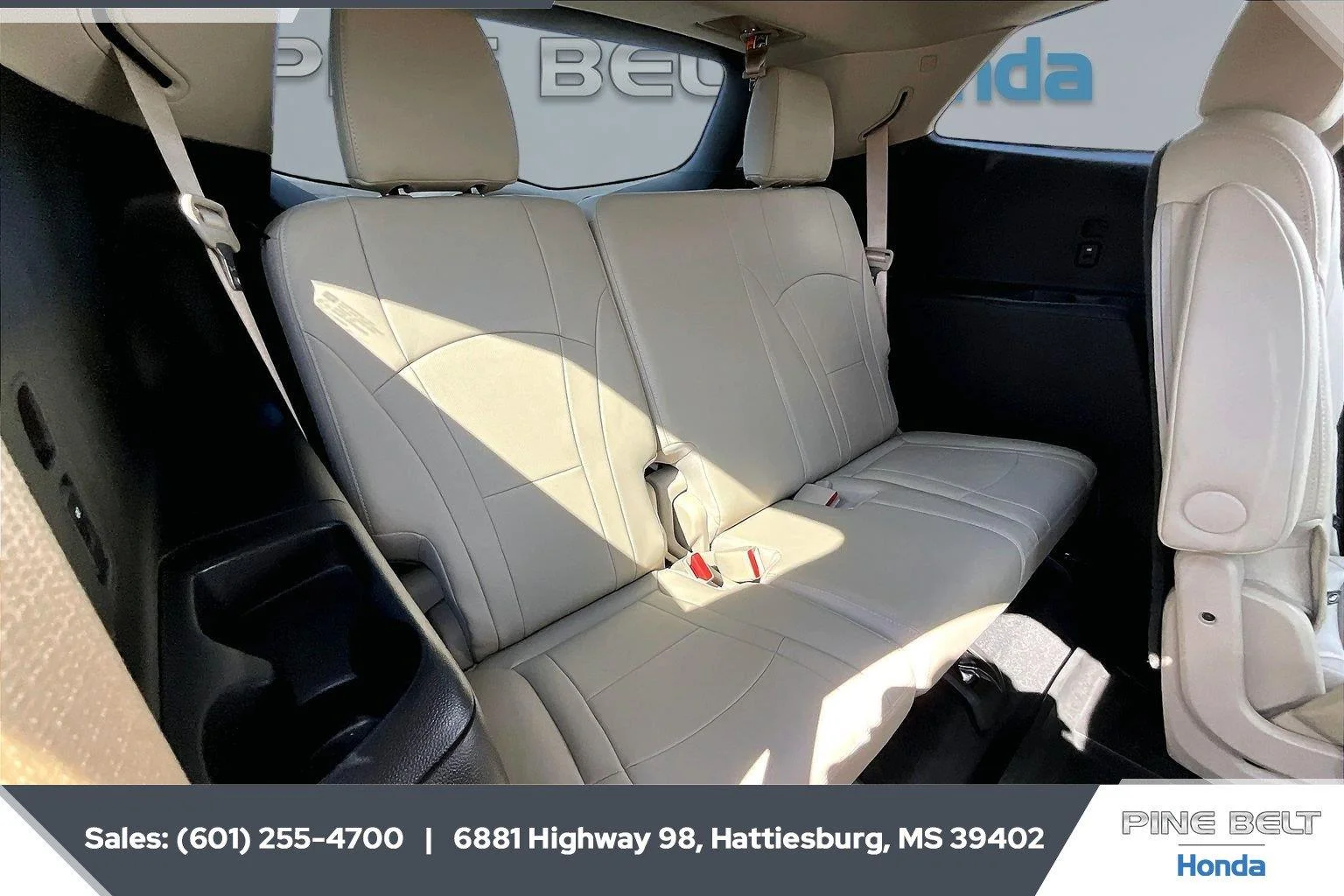 Used 2021 White Frost Tricoat Buick Essence image 21