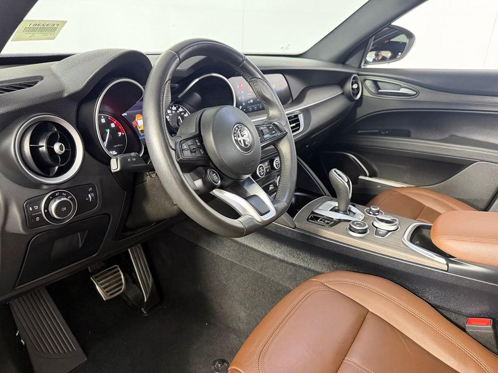 Used 2023 Alfa Rosso Alfa Romeo Ti image 13