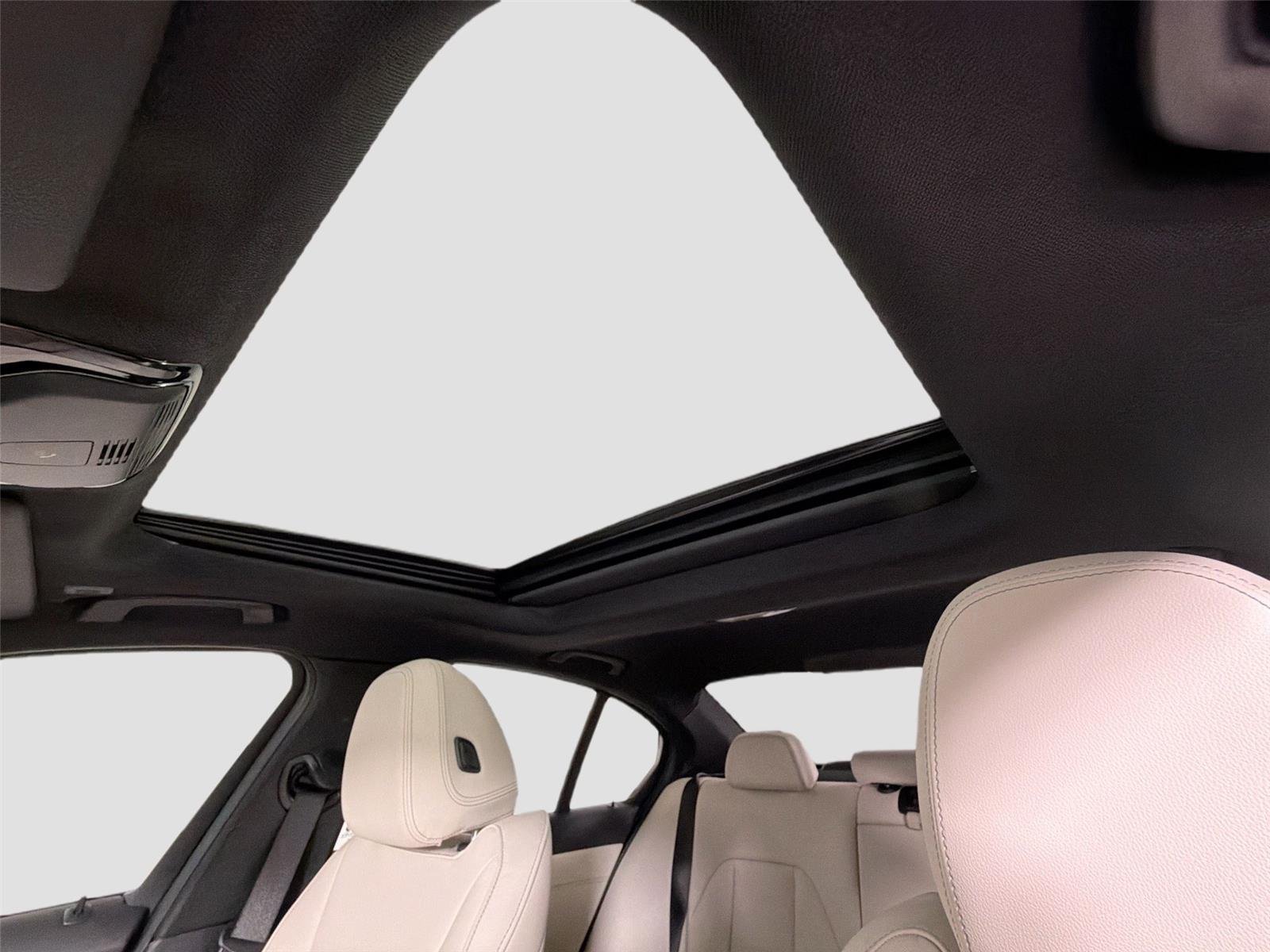 Used 2026 Mineral White Metallic BMW 330i NA image 21