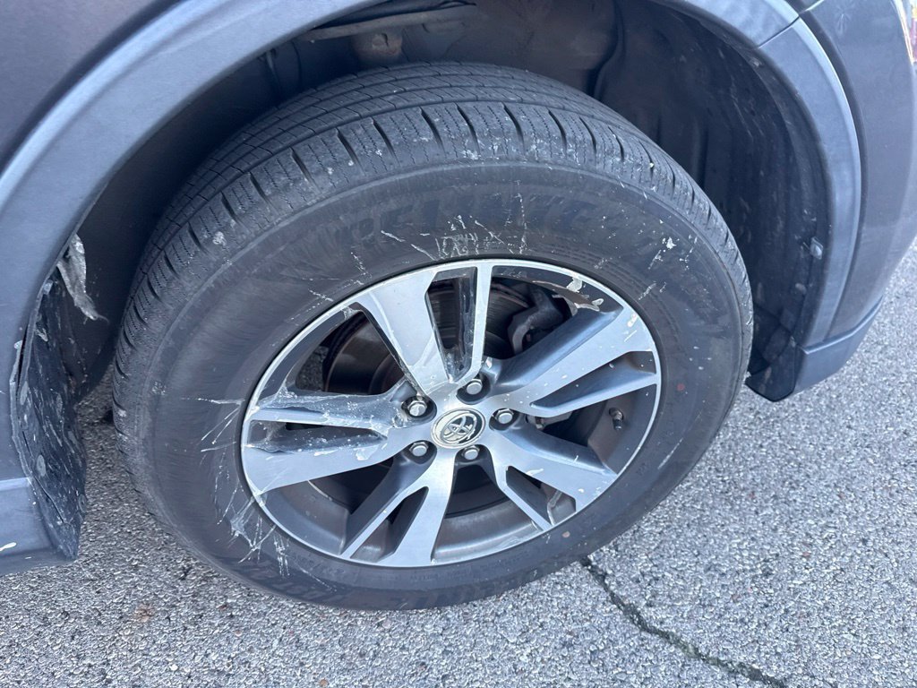 Used 2018 Magnetic Gray Metallic Toyota XLE image 15