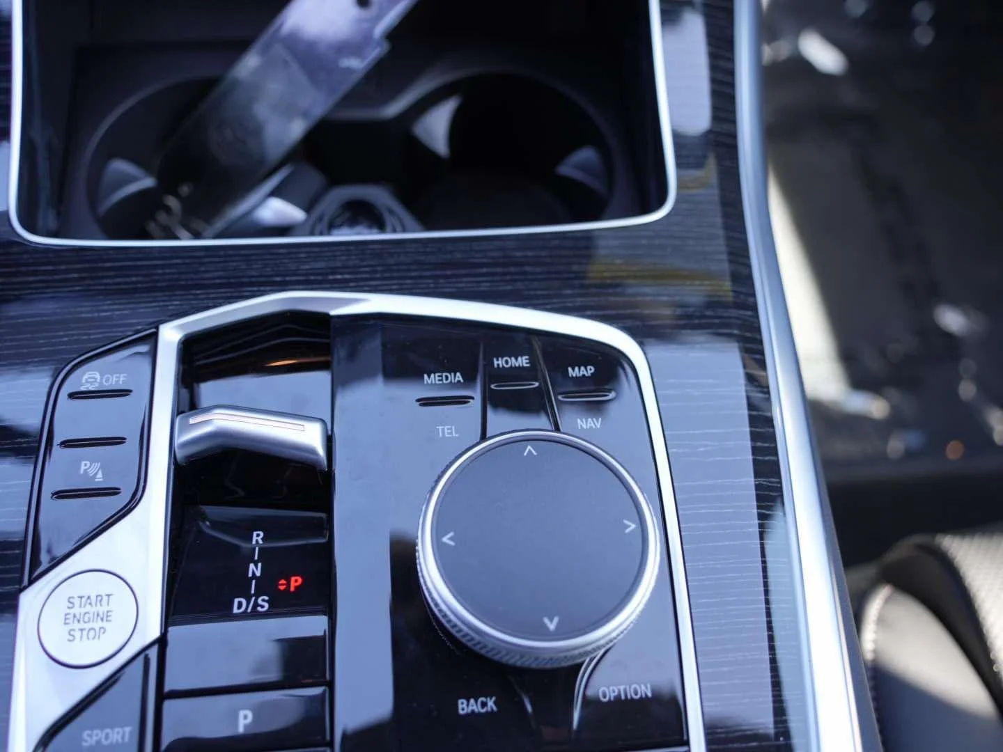 New 2026 Dravit Grey Metallic BMW sDrive40i image 21