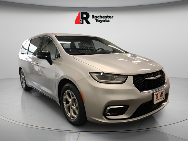 Silver 2024 Chrysler Pacifica Limited FWD Minivan Front-Wheel Drive