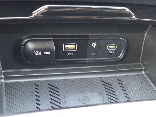 Used 2024 Black Kia X-Line image 13
