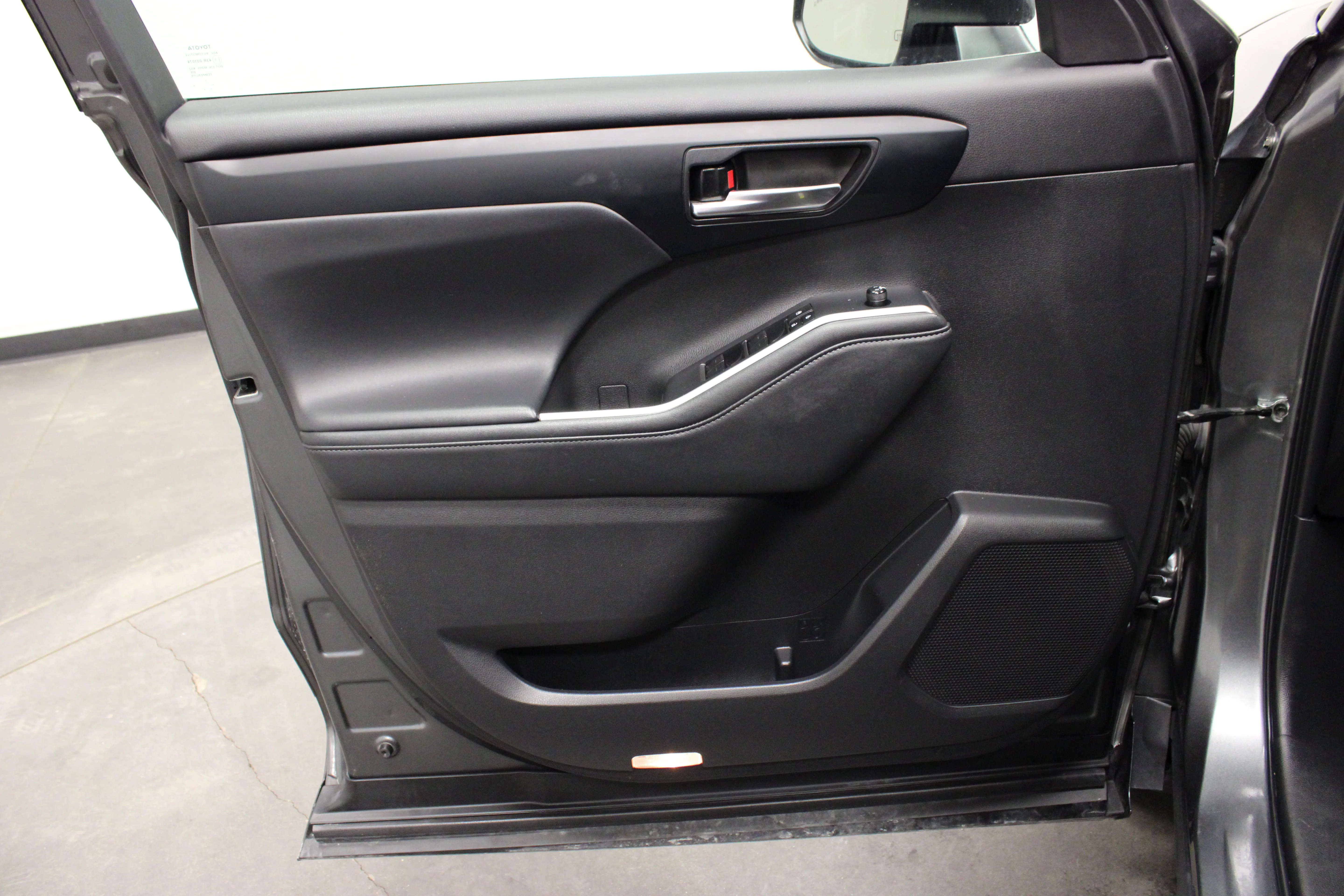 2022 Toyota Highlander XLE - Photo 21
