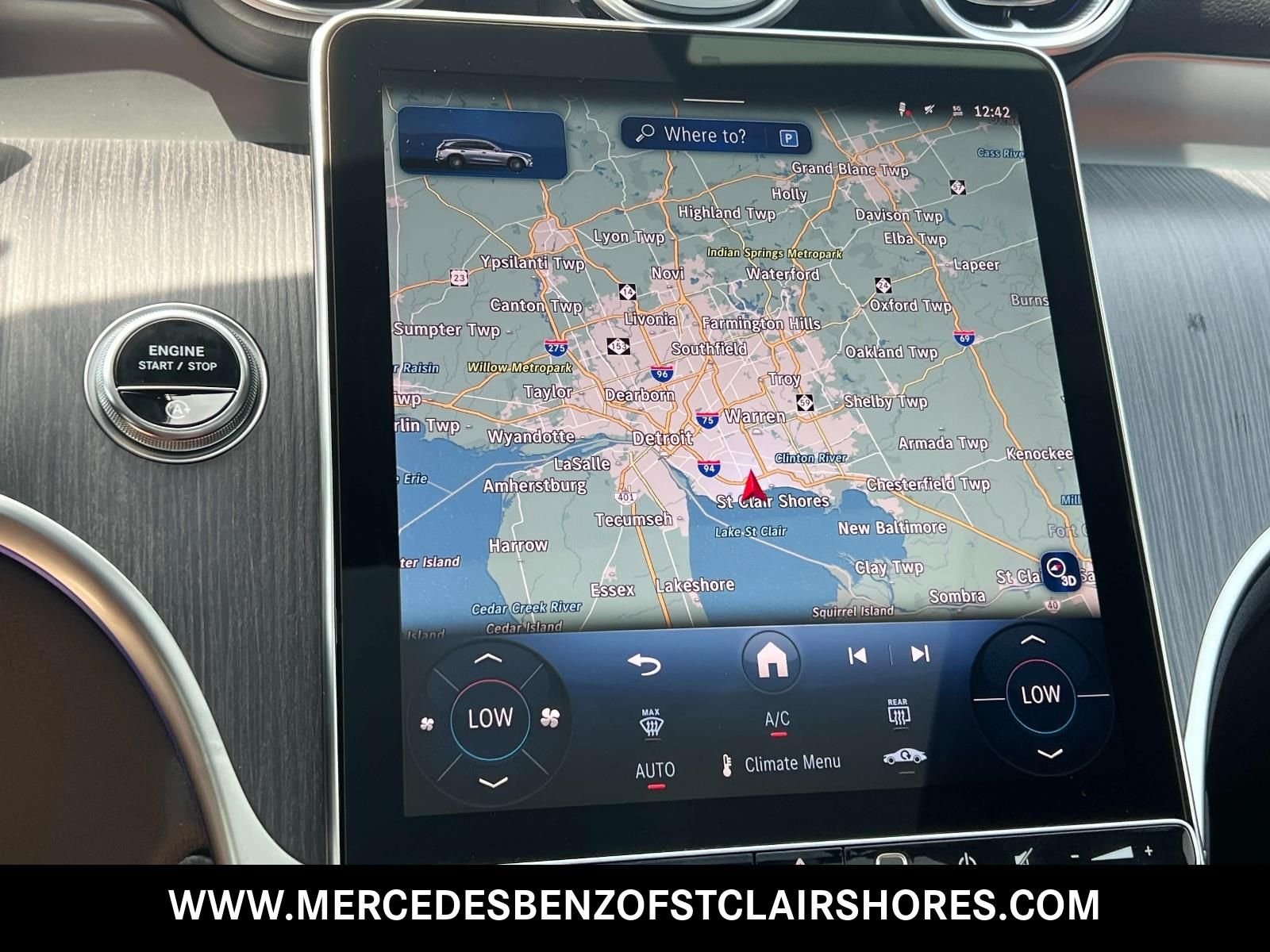 New 2026 Graphite Grey Metallic Mercedes-Benz GLC 300 image 24