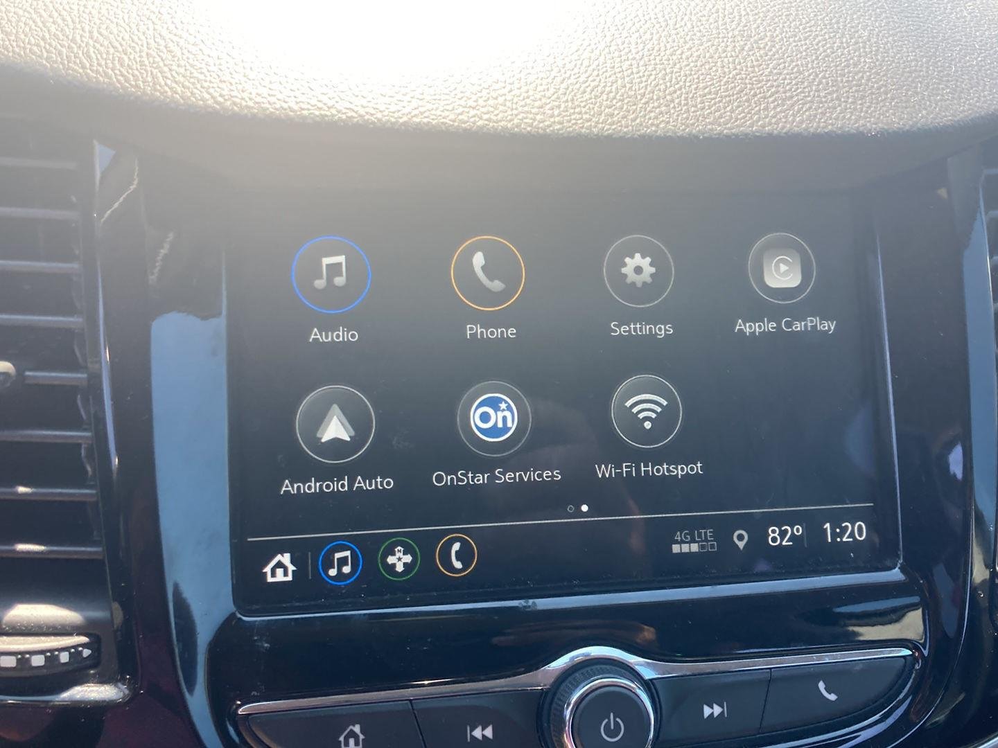 Used 2018 Summit White Chevrolet LT image 17