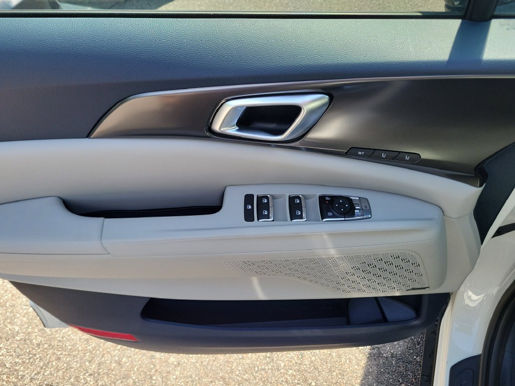 New 2026 Snow White Pearl Kia SX Prestige image 21