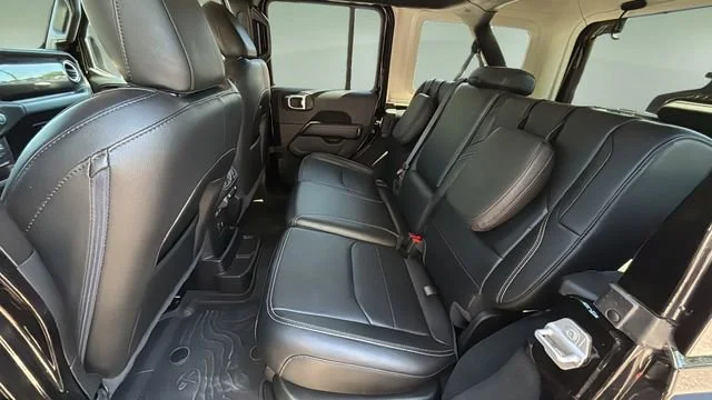 Used 2022 Black Jeep Unlimited Sahara 4x4 image 19