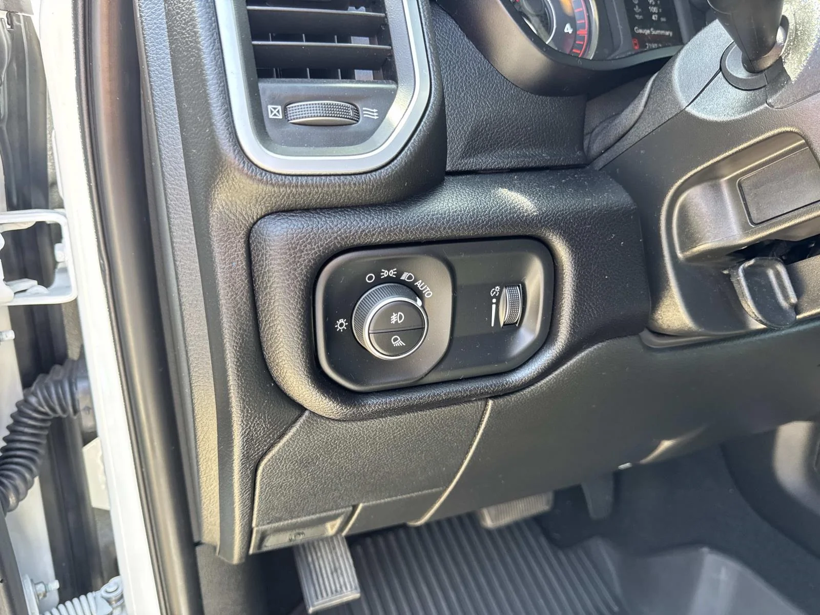 Used 2024 White Ram Big Horn image 20