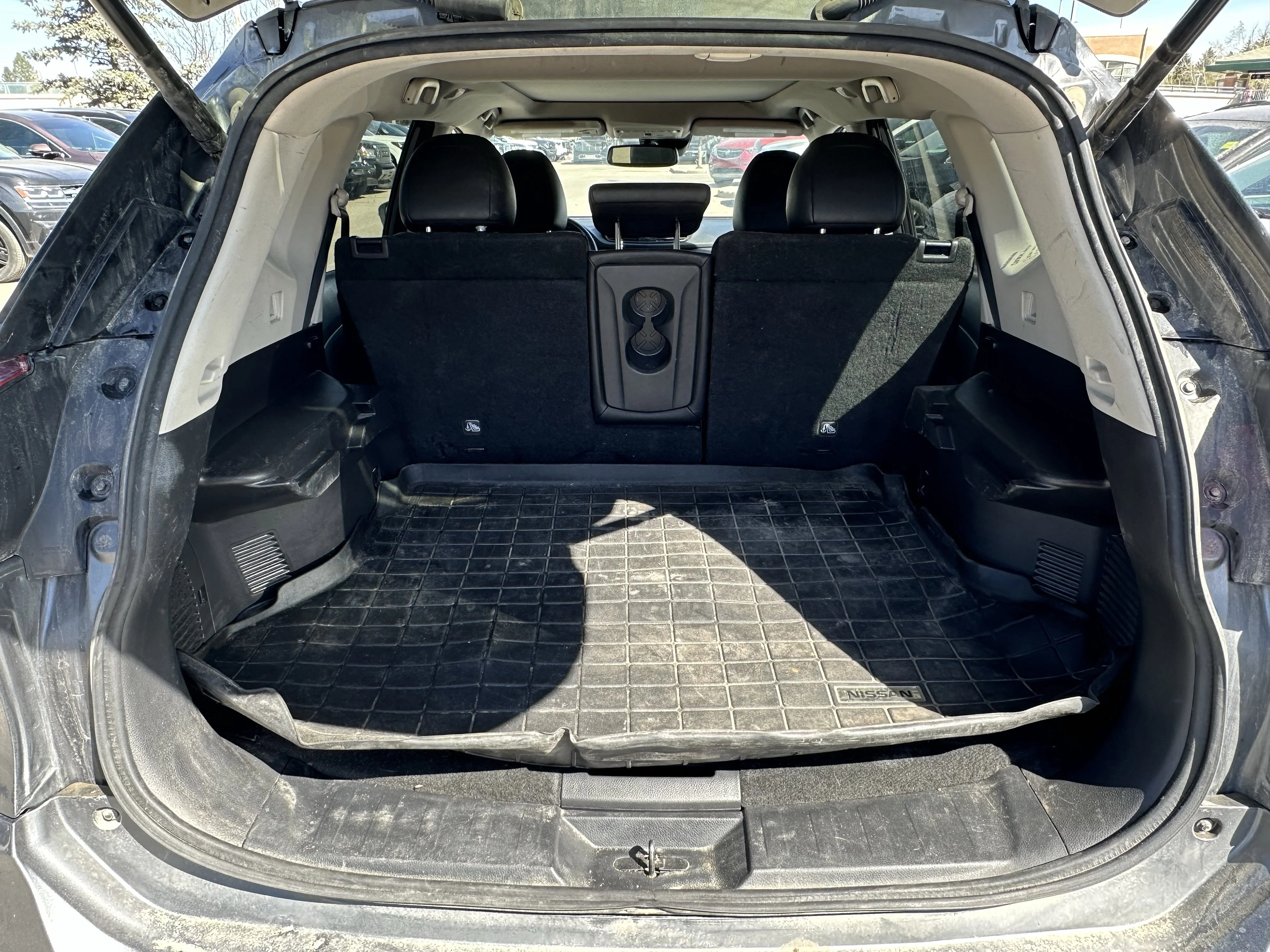 Used 2019 Black Nissan SL image 8