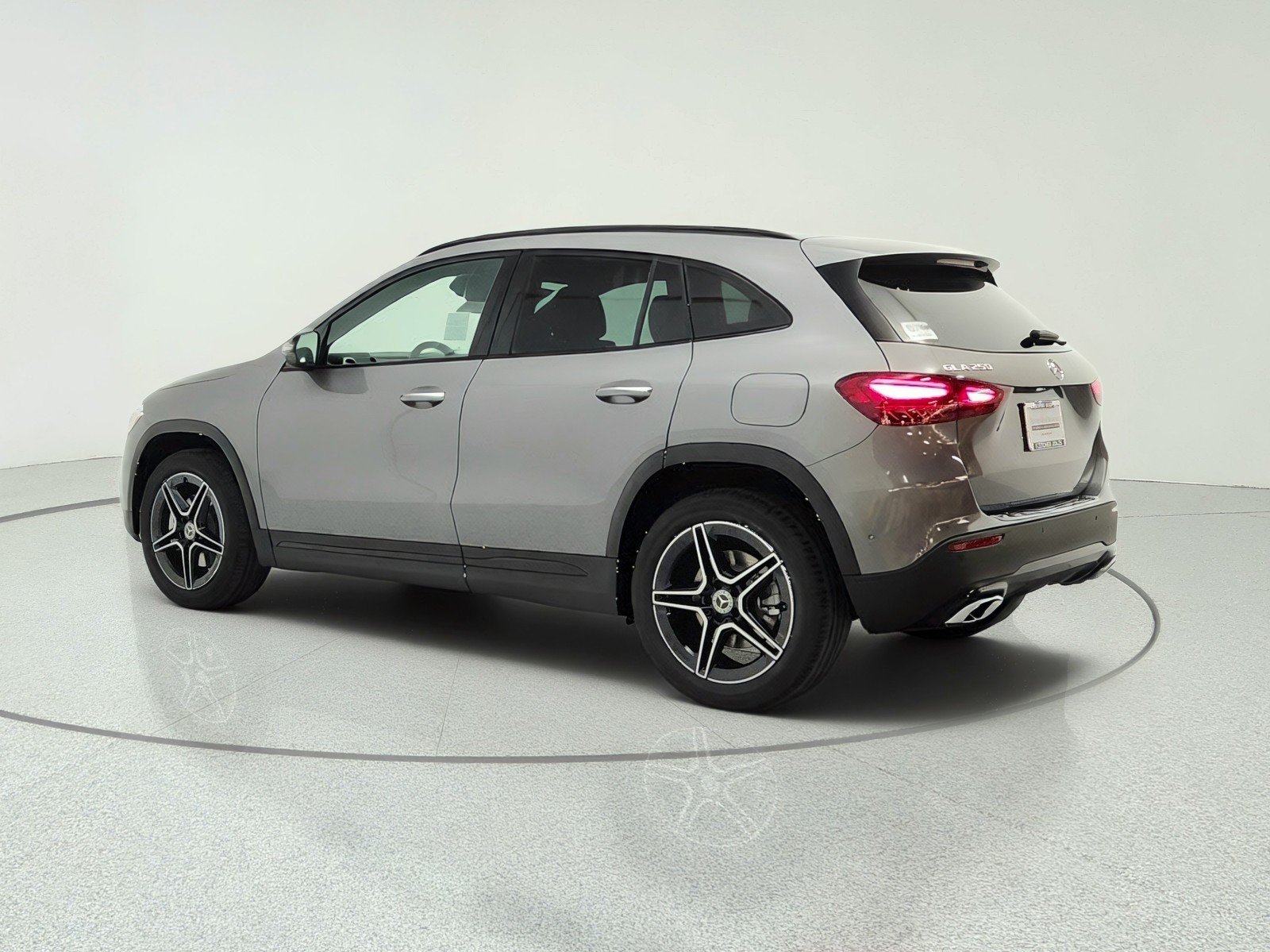 New 2026 Mountain Grey Metallic Mercedes-Benz GLA 250 SUV image 7