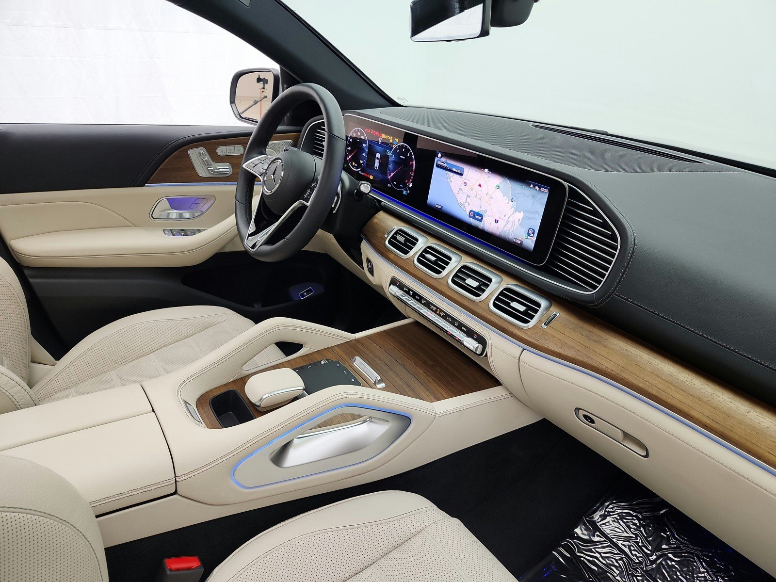 Certified Used 2025 MANUFAKTUR Alpine Grey Mercedes-Benz GLE 450 4MATIC® Coupe image 17