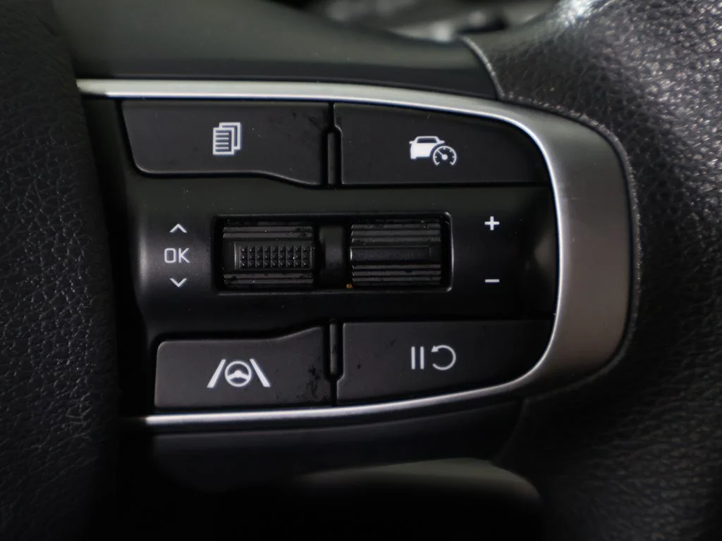 Used 2024 Black Kia LX image 37