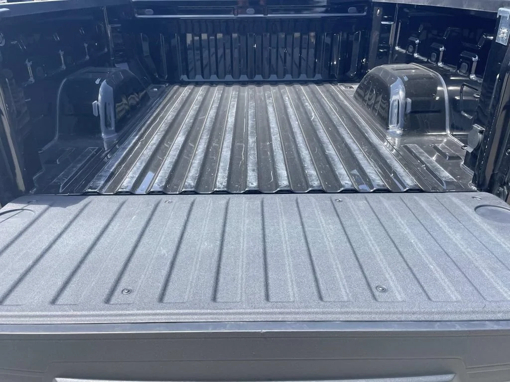 2024 Chevrolet Silverado 1500 LTZ - Photo 8