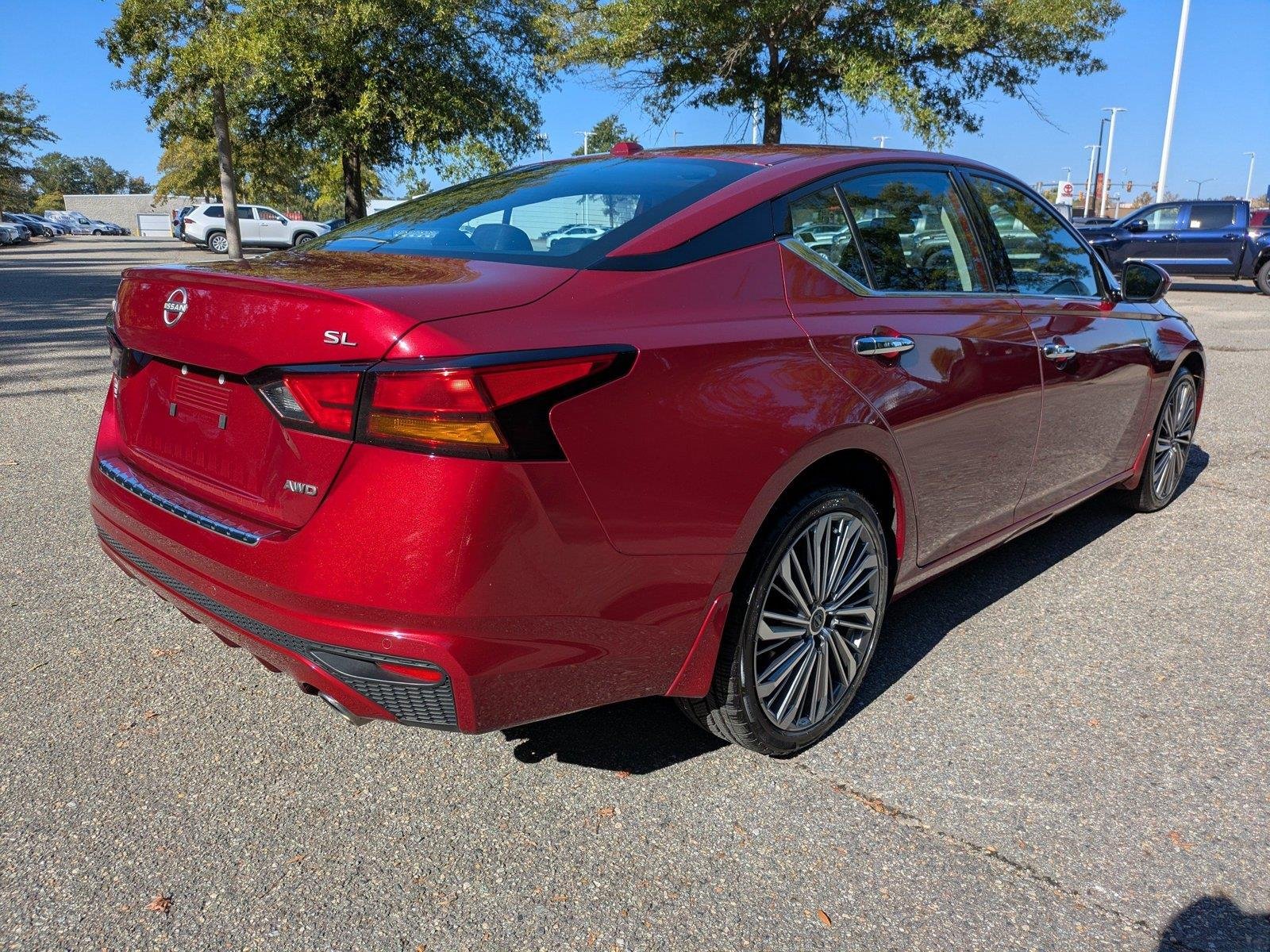 Used 2023 Scarlet Ember Tintcoat Nissan 2.5 SL image 3