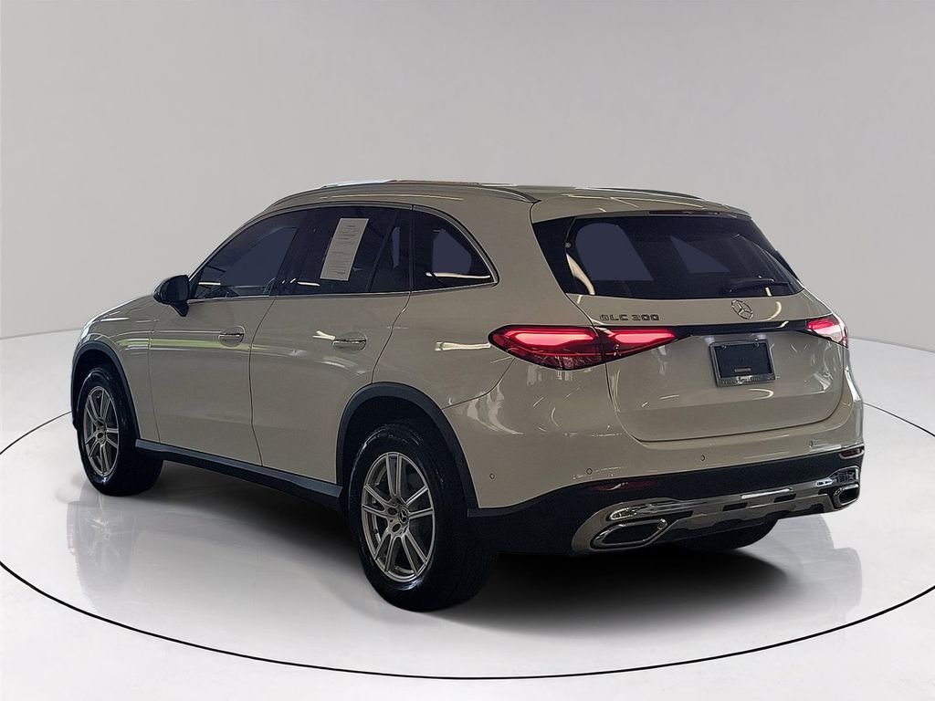 Certified Used 2023 White Mercedes-Benz GLC 300 image 4