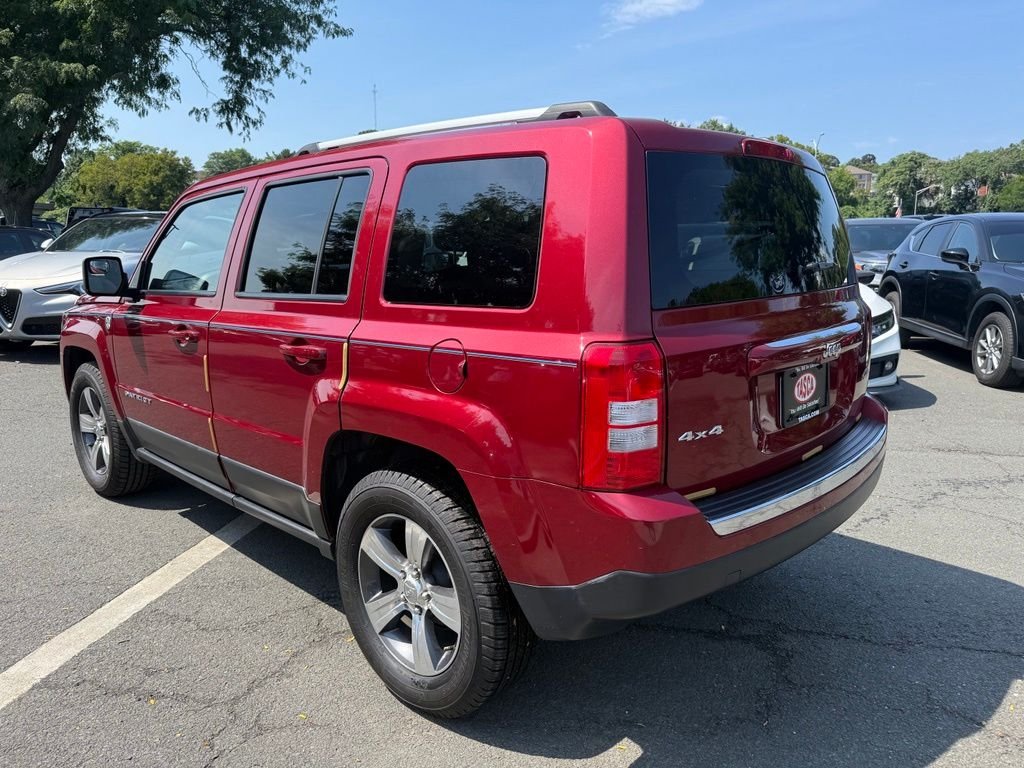 Used 2016 Red Jeep Latitude image 5