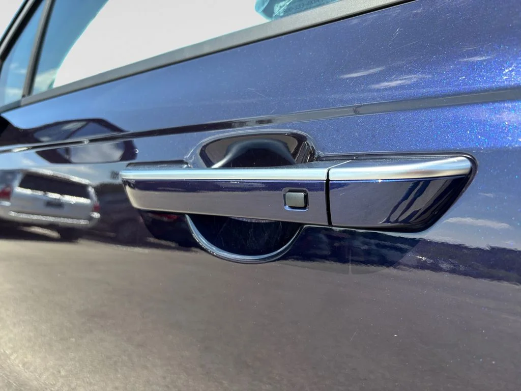 Used 2025 Blue Kia LXS image 58