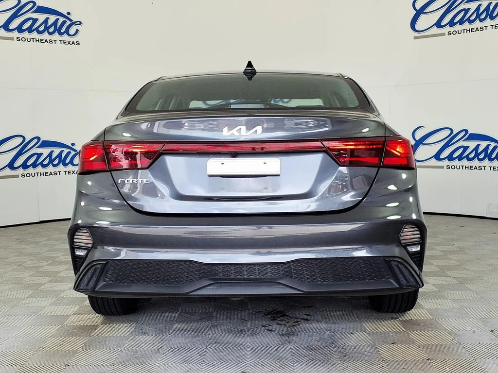 Certified Used 2024 Gray Kia LXS image 4