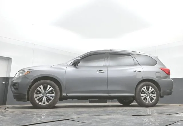 Used 2019 Gun Metallic Nissan SL image 32