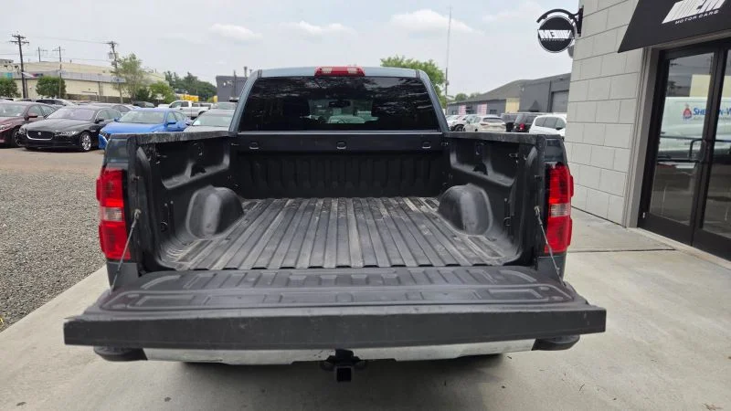 Used 2014 Blue GMC SLE Pickup 4D 6 1/2 ft image 40
