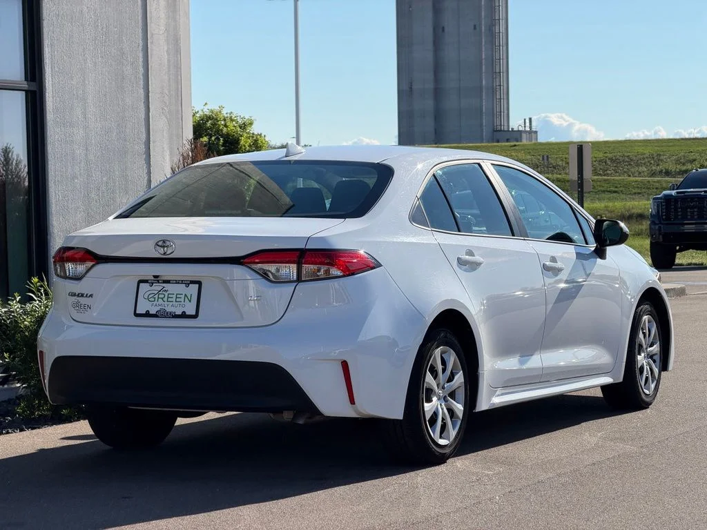 Used 2025 White Toyota LE image 4