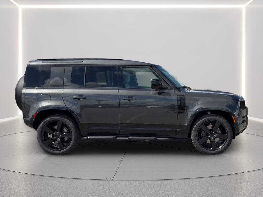 New 2026 Carpathian Grey Land Rover X-Dynamic SE image 4