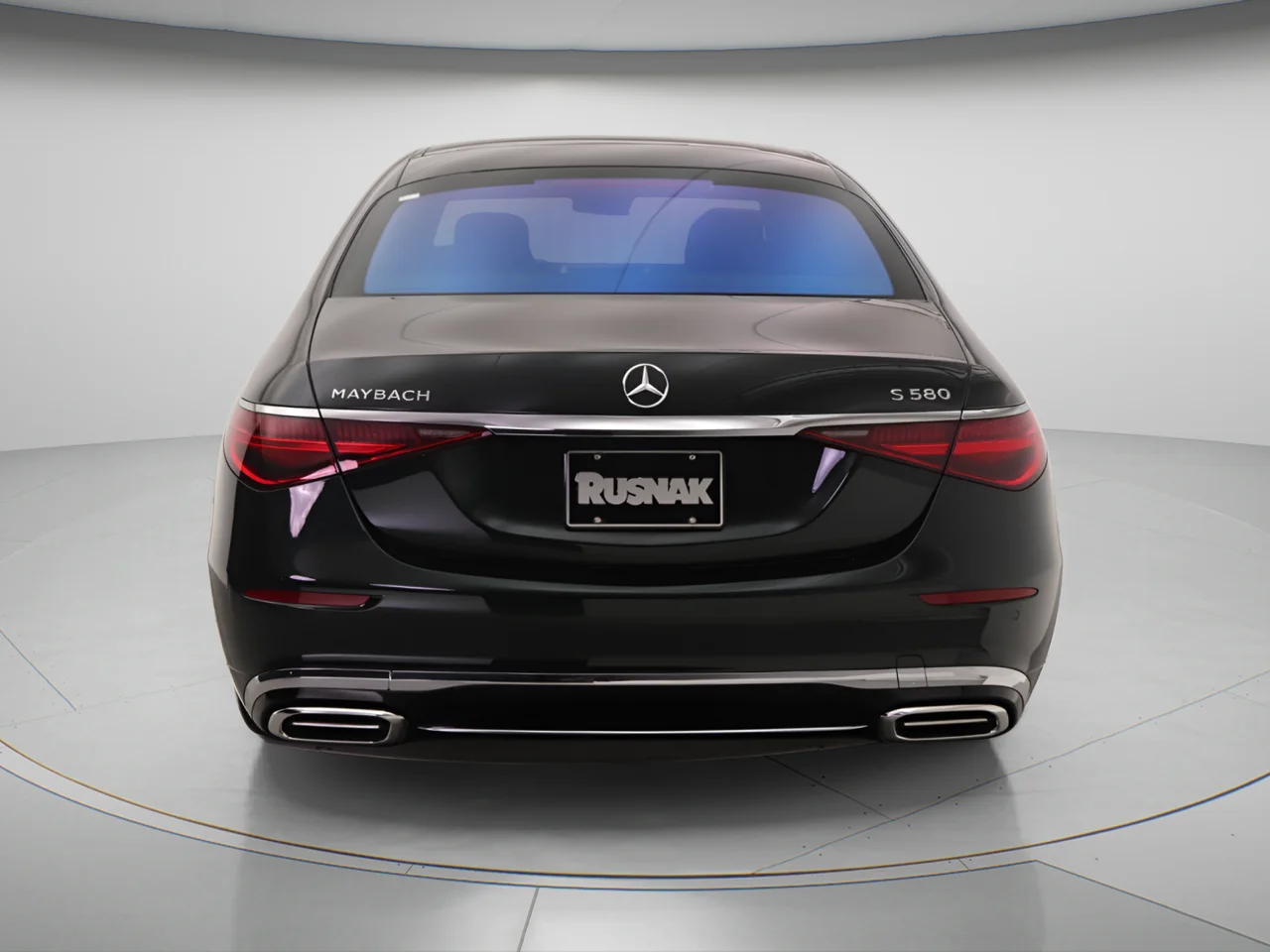 New 2026 Emerald Green Metallic Mercedes-Benz Maybach S 580 4MATIC® image 3