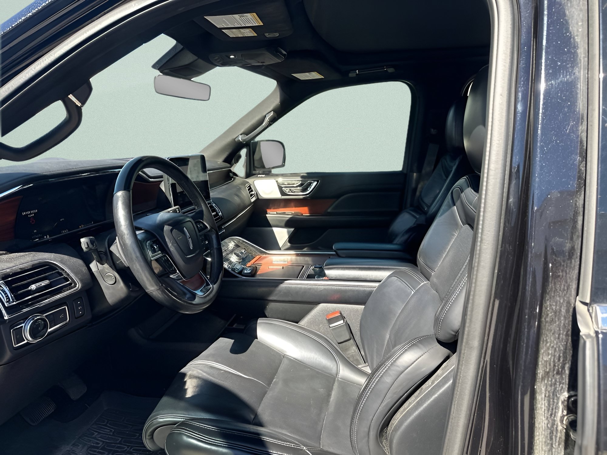 Used 2020 Black Lincoln Reserve image 26