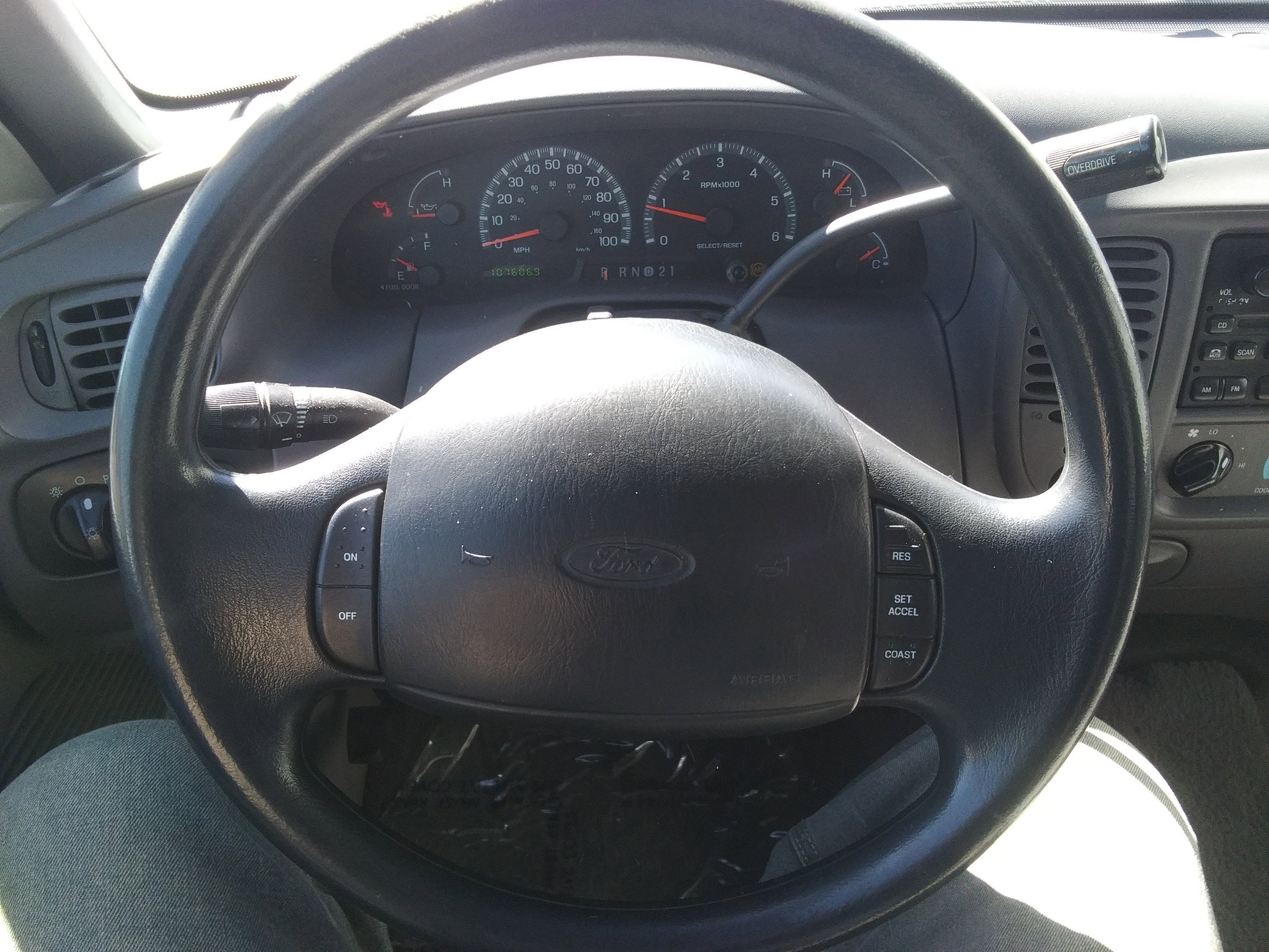 Used 2001 Silver Ford  image 11