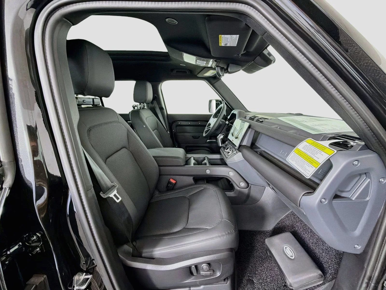 New 2026 Santorini Black Land Rover X-Dynamic SE image 33
