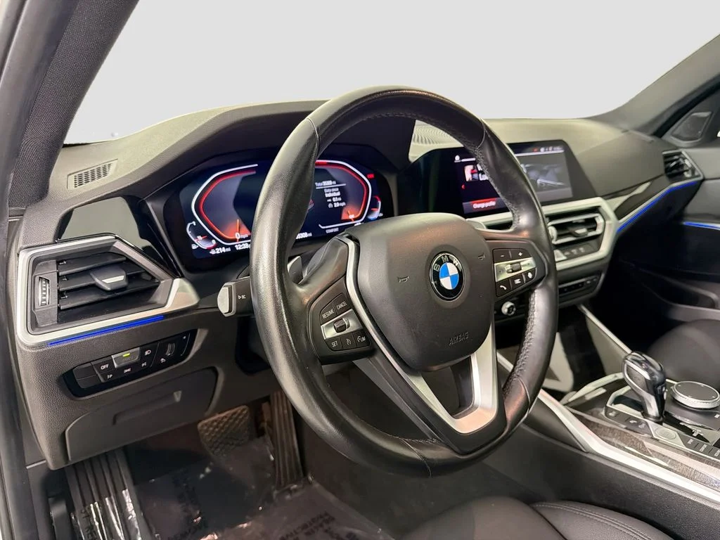 Used 2020 Alpine White BMW 330i image 9