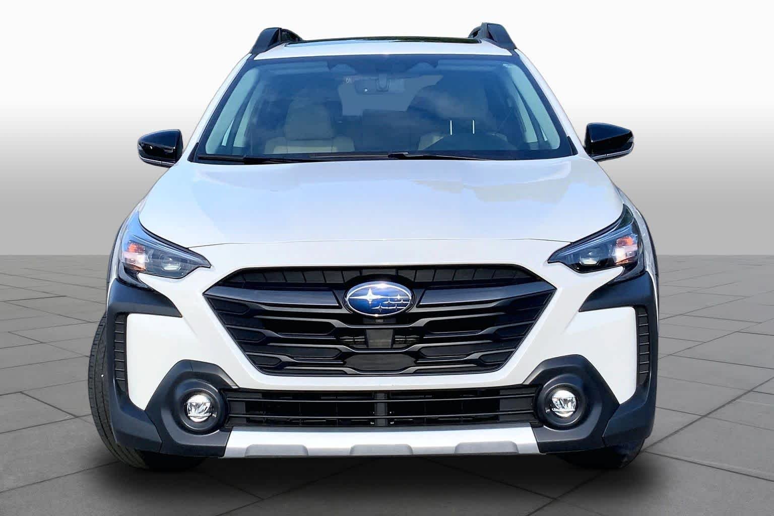 Used 2025 Crystal White Pearl Subaru Limited image 4