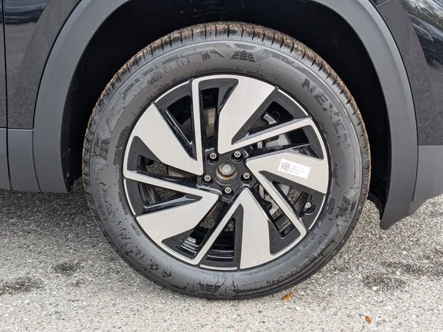 New 2026 Black Volkswagen 2.0T SE w/Technology image 11
