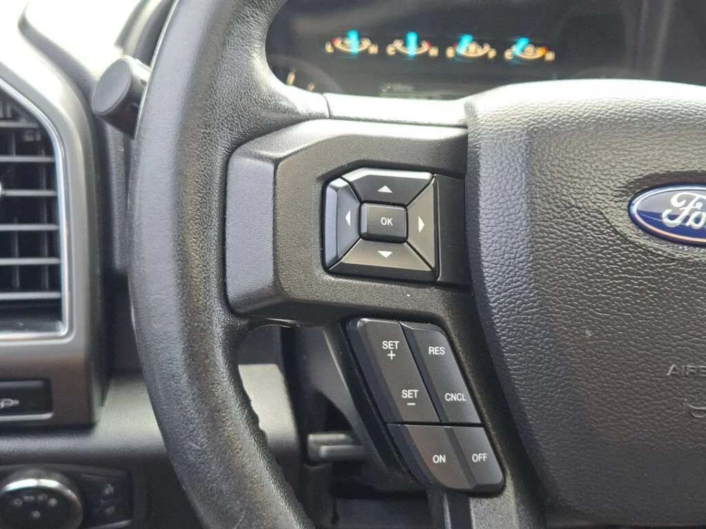 Used 2020 Gray Ford XLT image 33