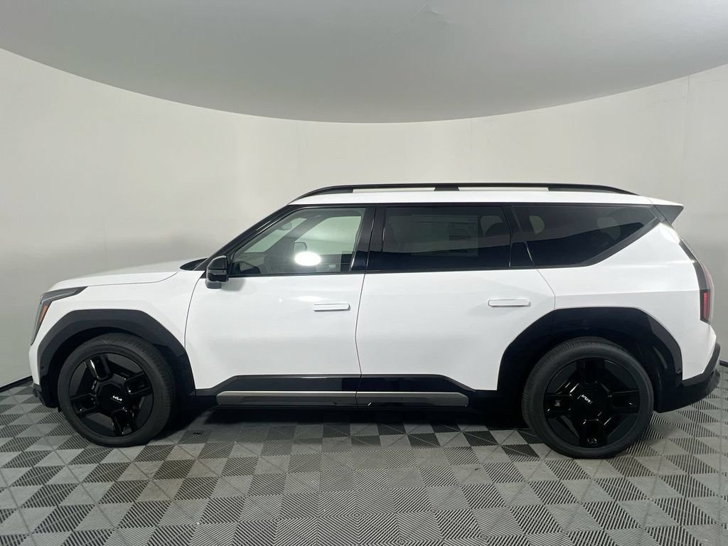 New 2026 Glacial White Pearl / Black Ro Kia GT-Line AWD image 8