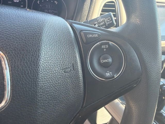 Used 2018 White Honda EX image 21