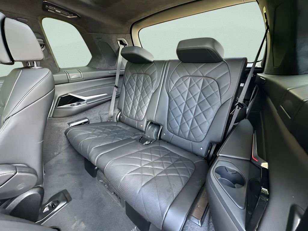 New 2026 Skyscraper Grey Metallic BMW xDrive40i image 23