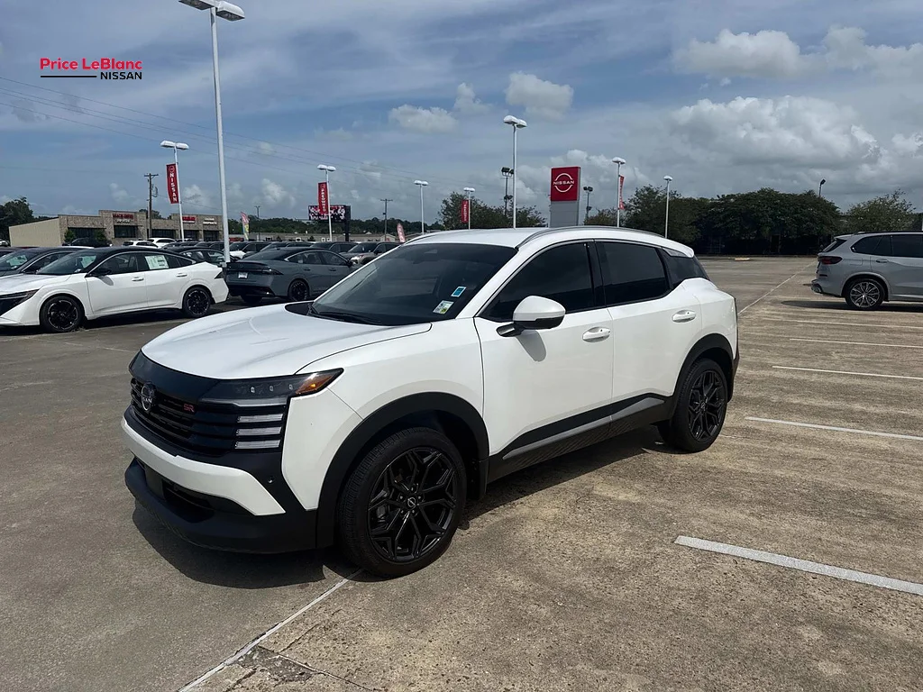 Certified Used 2025 Aspen White TriCoat Nissan SR image 3