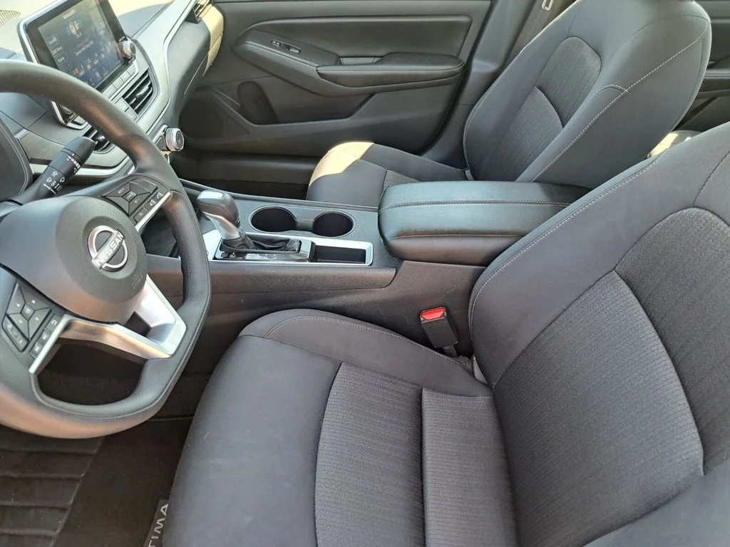 2025 Nissan Altima SV - Photo 18