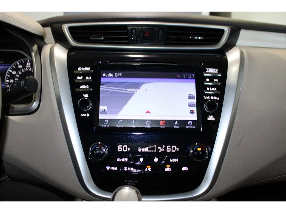 Used 2017 Pearl White Nissan Platinum image 31