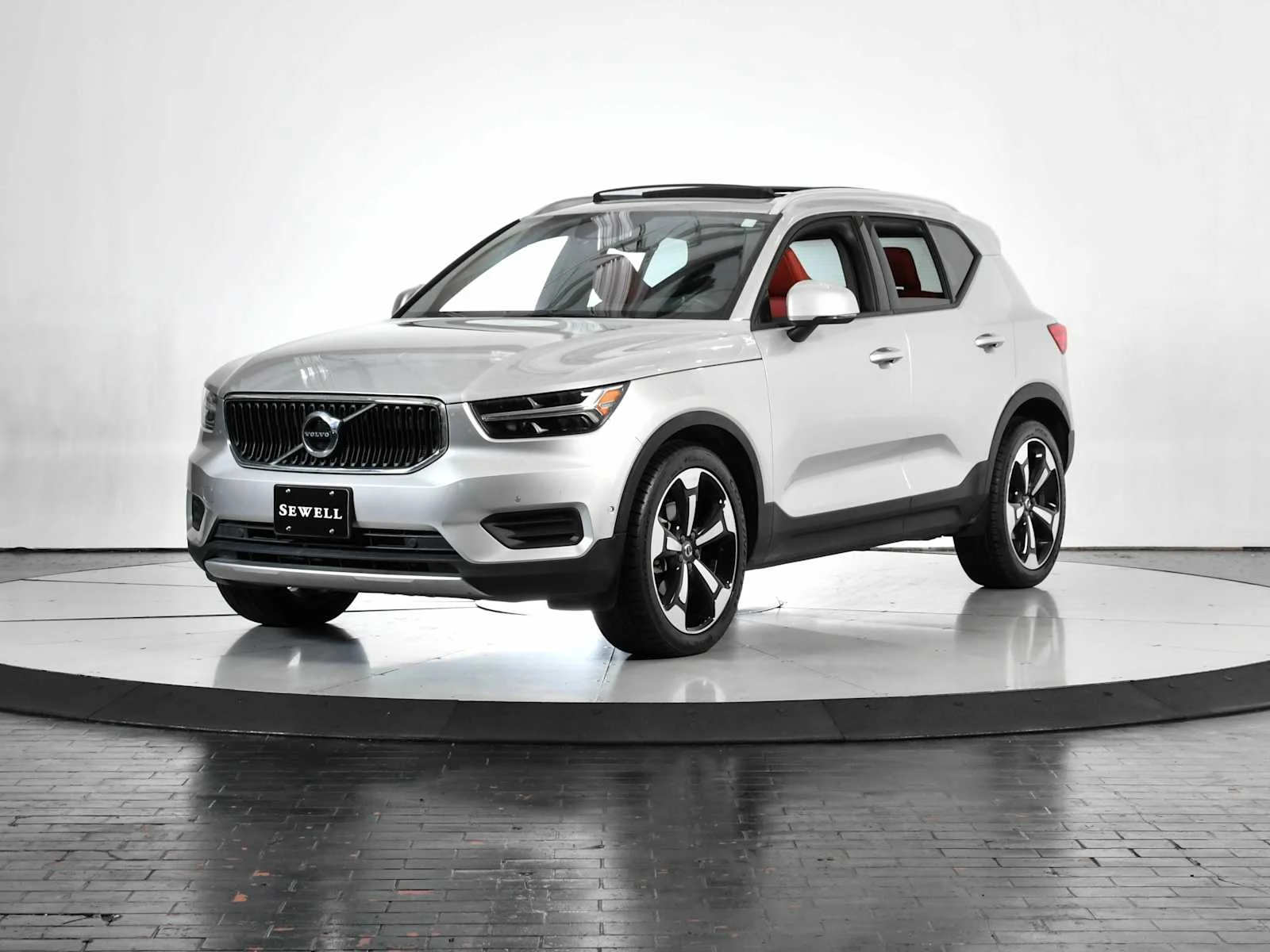 2019 Volvo XC40 T5 Momentum AWD's photo