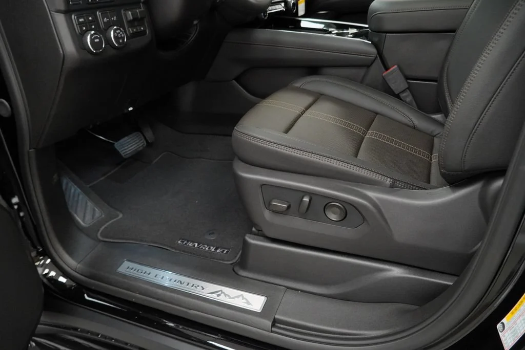 New 2026 Black Chevrolet High Country image 25