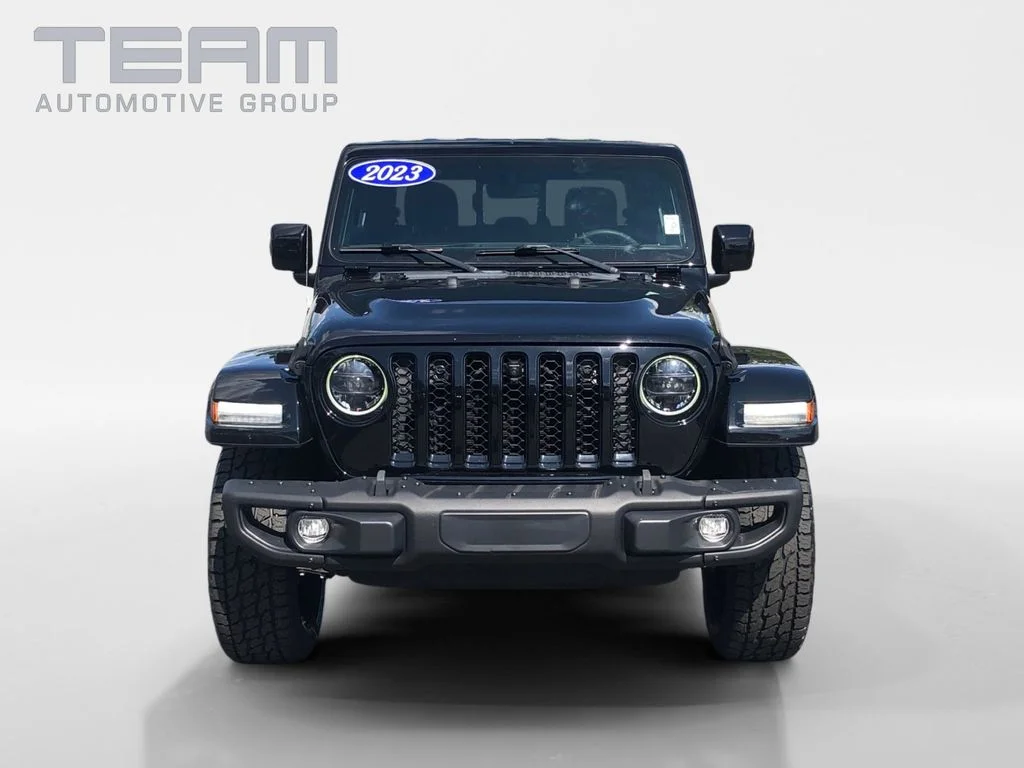 Used 2023 Black Jeep Overland image 2