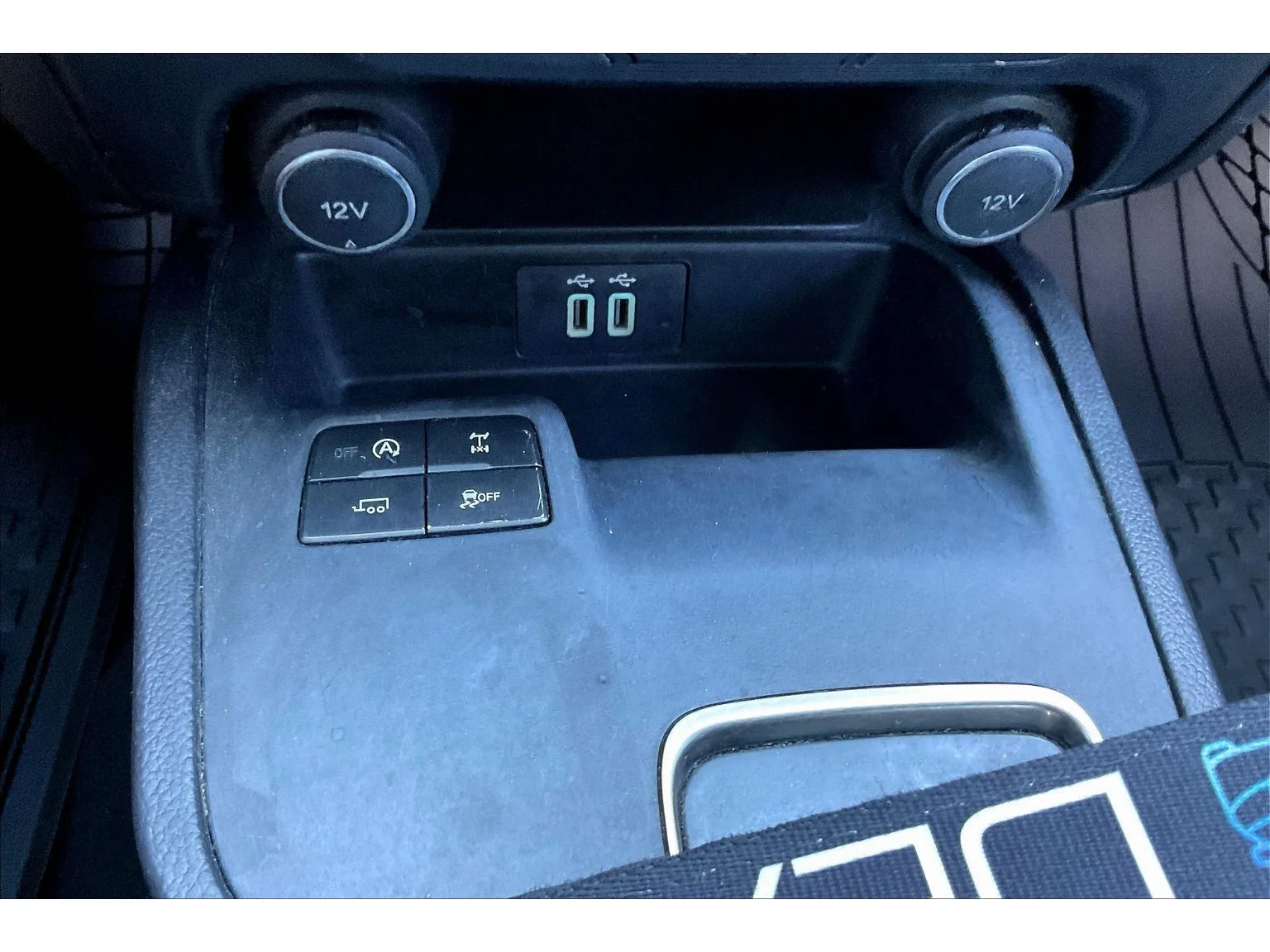 Used 2021  Ford XL image 22