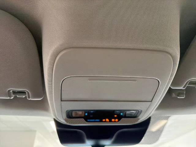 New 2027 Star White Metallic Tri-Coat Ford MAX Active image 34