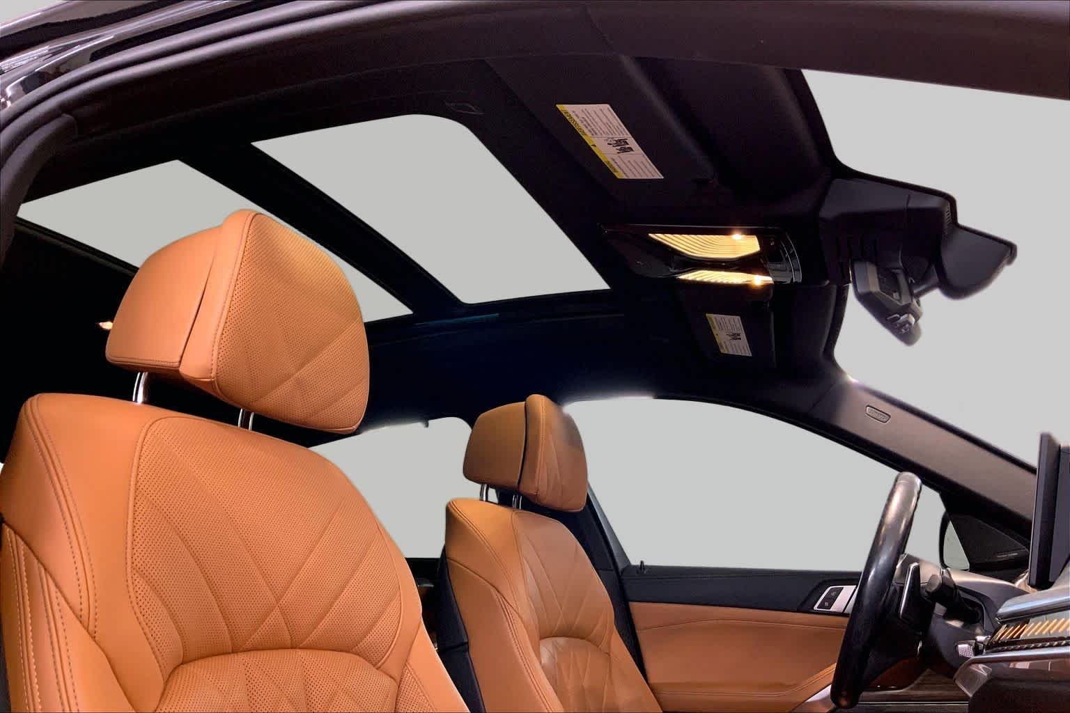 Used 2024 Black Sapphire Metallic BMW M60i image 13